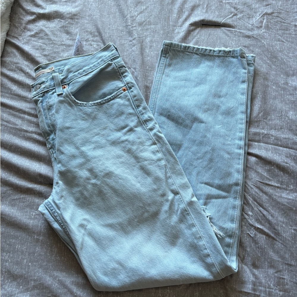 Low Pro Classic Straight Leg High Rise Levi’s Jeans Size 27